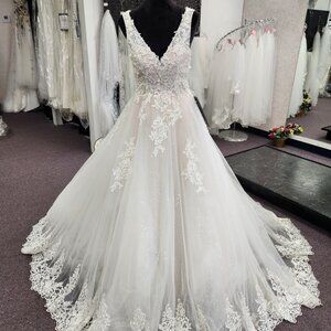 Maya Size 8 Ivory/Champagne PrivateLabel Bridal Gown Tulle/Lace Wedding Dress